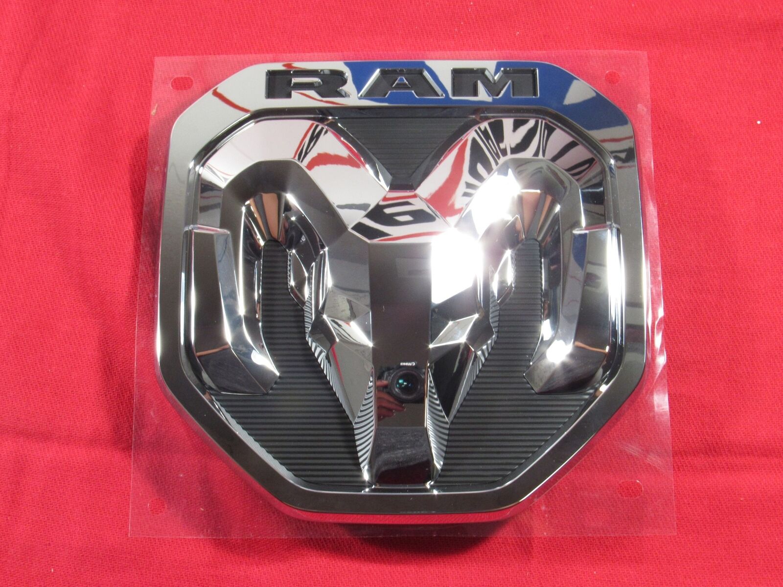 2019 Dodge Ram Chrome Tailgate Rams Head Emblem Medallion New Oem